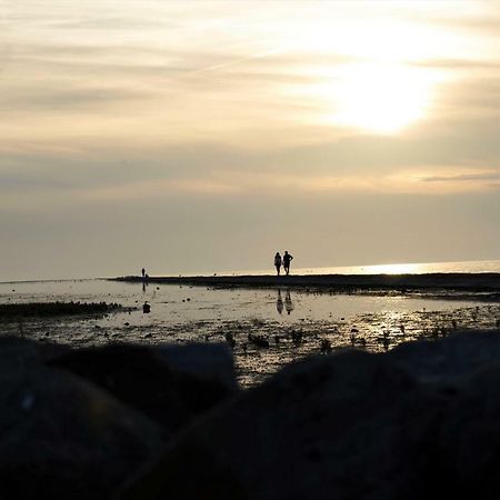 Romantischer Winkel Neuharlingersiel Buitenkant foto