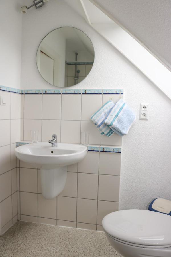Romantischer Winkel Neuharlingersiel Buitenkant foto